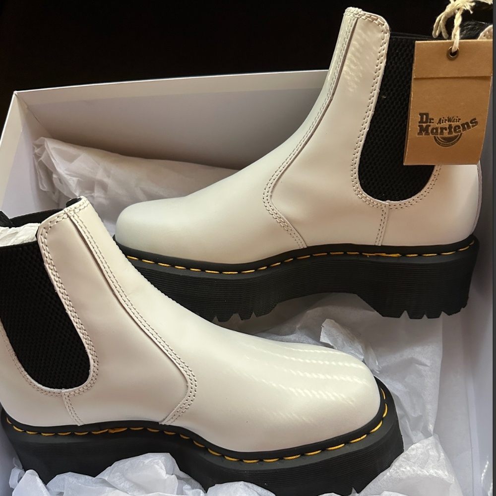 Dr. Martens NWT Platform Chelsea Slip on boot in white, womens 8